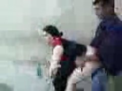 Brunette với con số quyến rũ thích phim sexy nung lon gà đen